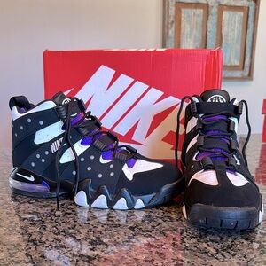 Nike Men's Black, White, and Purple Sneakers